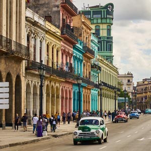 La Havane vieille voiture dans les rues