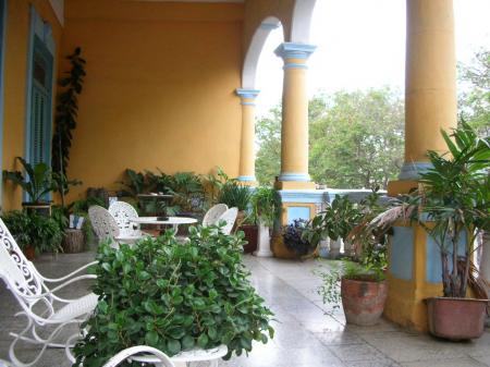 Terrasse typique d'une casa particular à Cuba