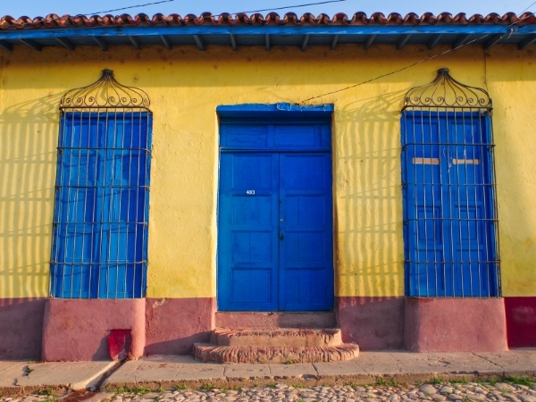 Voyage chez l'habitant à Cuba ruelles coloniales de trinidad 