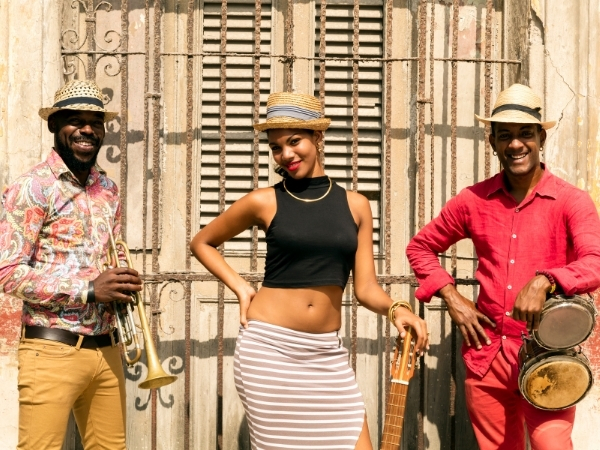 Voyage chez l'habitant à Cuba groupe de musique cubaine la havane