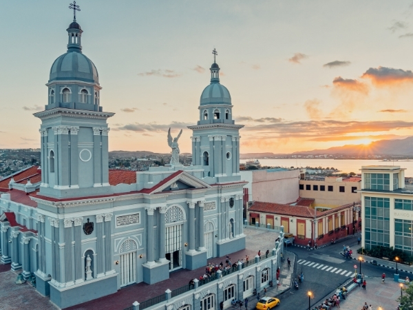 Voyage chez l'habitant à Cuba cathedrale de santiago de cuba