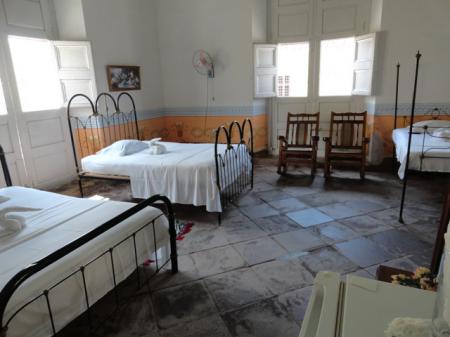 Grande chambre chez l'habitant à Cuba Grande chambre chez l'habitant à Cuba